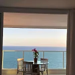 Apartamento Na Barra Alto Padrao Com Vista Mar