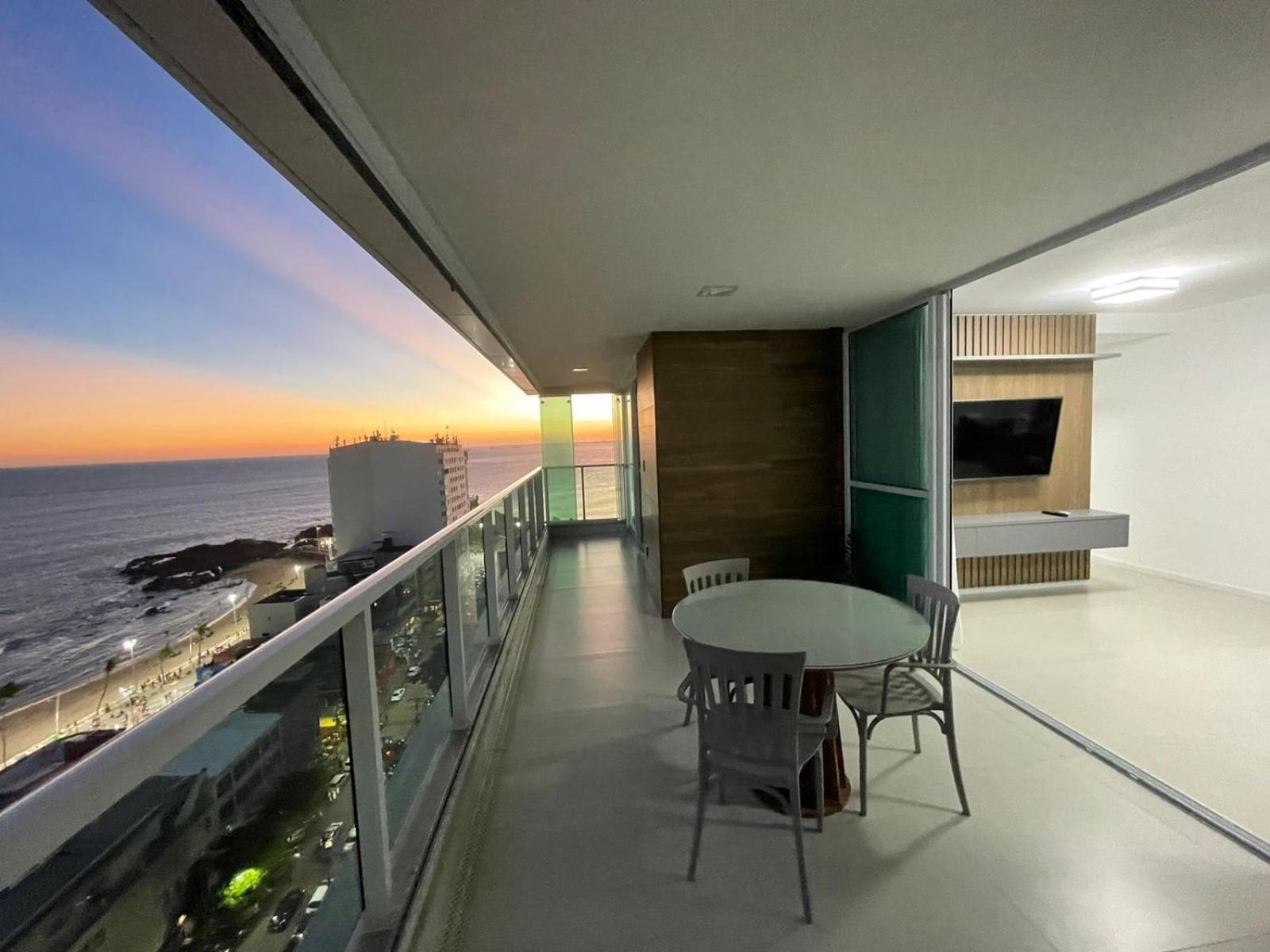 Apartamento Na Barra Alto Padrao Com Vista Mar Salvador